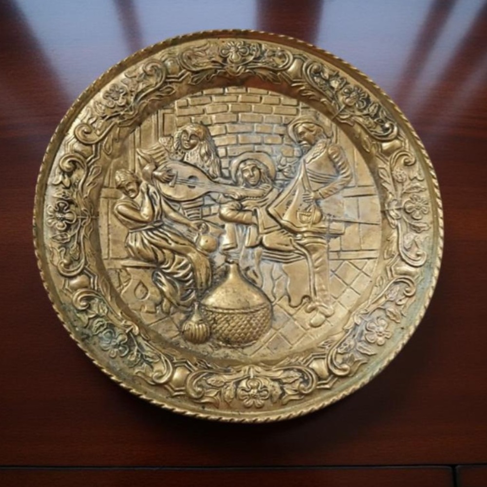 Vintage hammered brass / embossed music Old English pub setting Made 1970